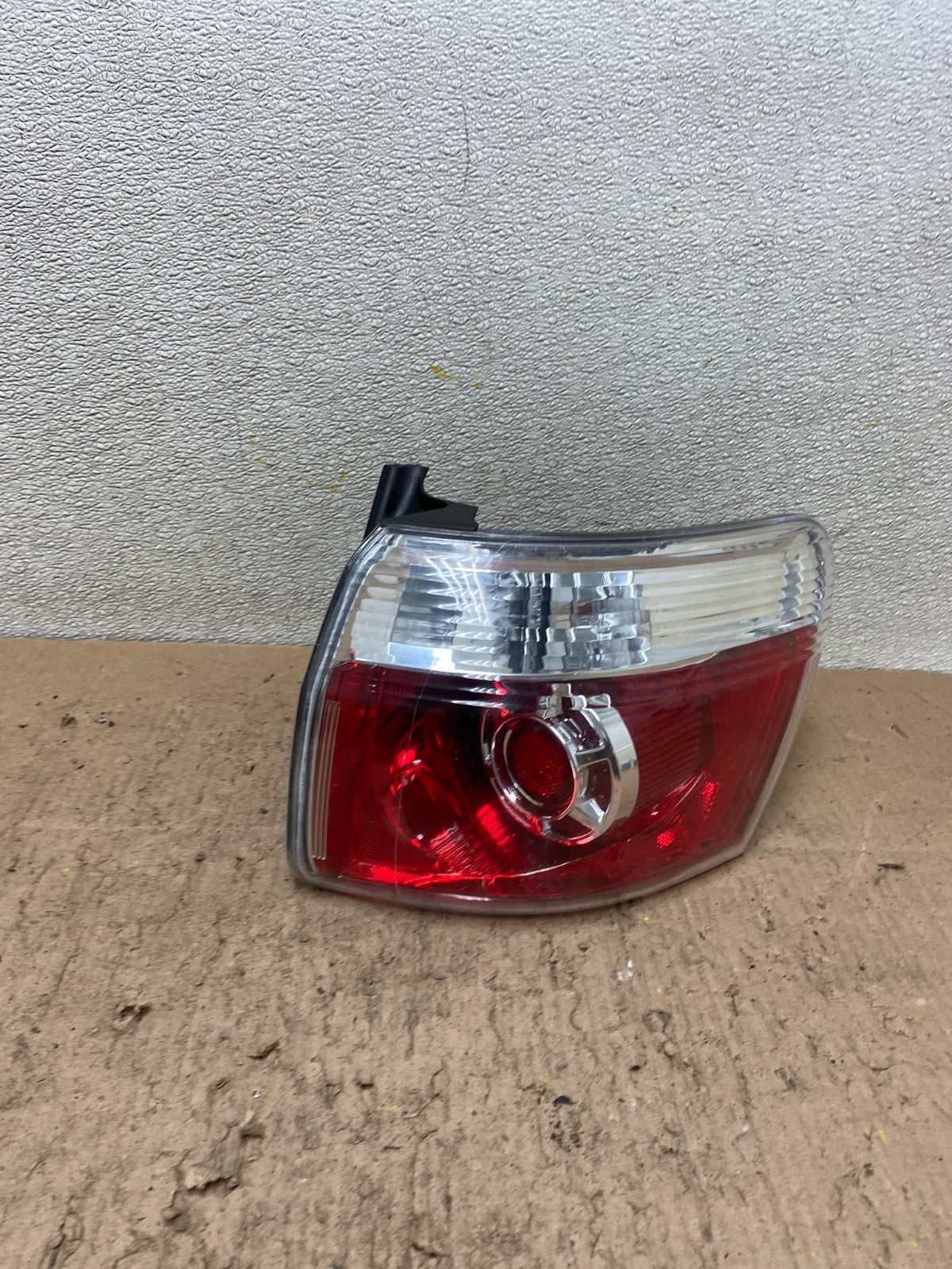 2007 to 2012 GMC Acadia Halogen Tail Light Right Passenger RH Side Y4840 PS0