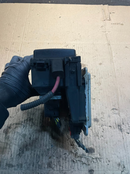 2004 2005 Dodge Durango Fusebox Fuse Box Relay Body BCM Module V2117 DG1