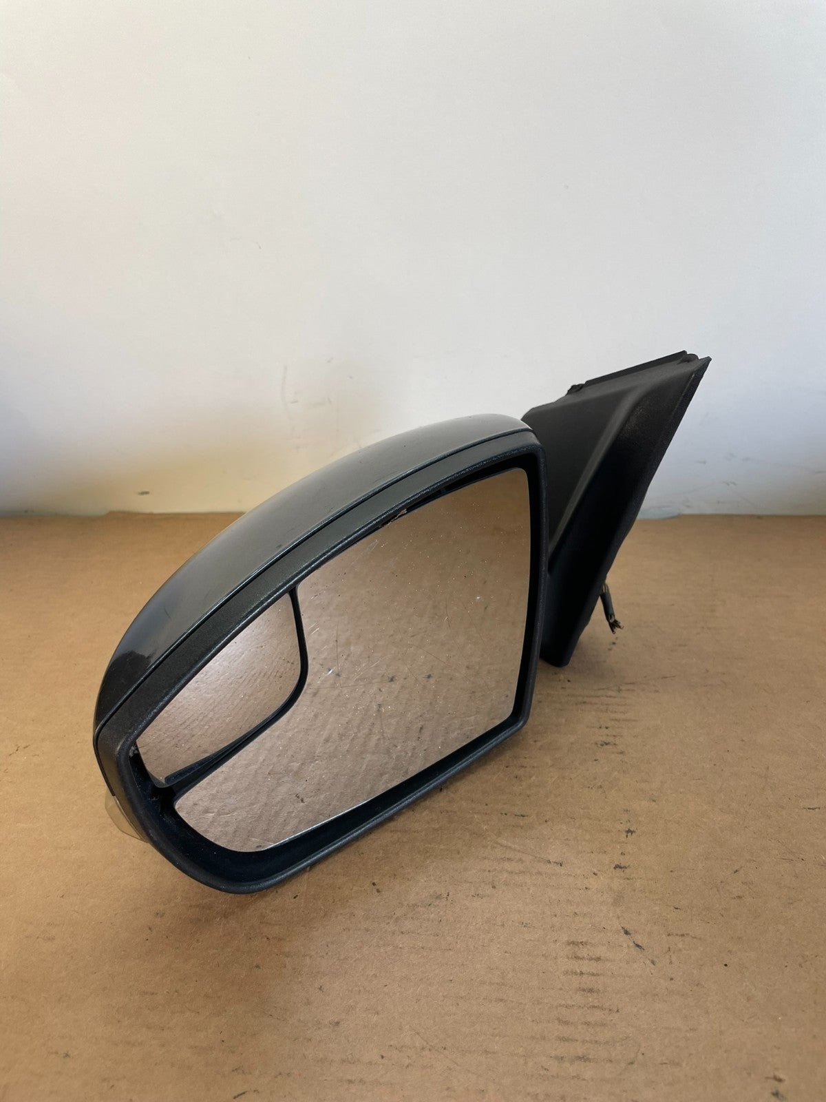 2015 to 2018 Ford Focus Left Driver View Door Turn Signal Mirror AG0671 DW2