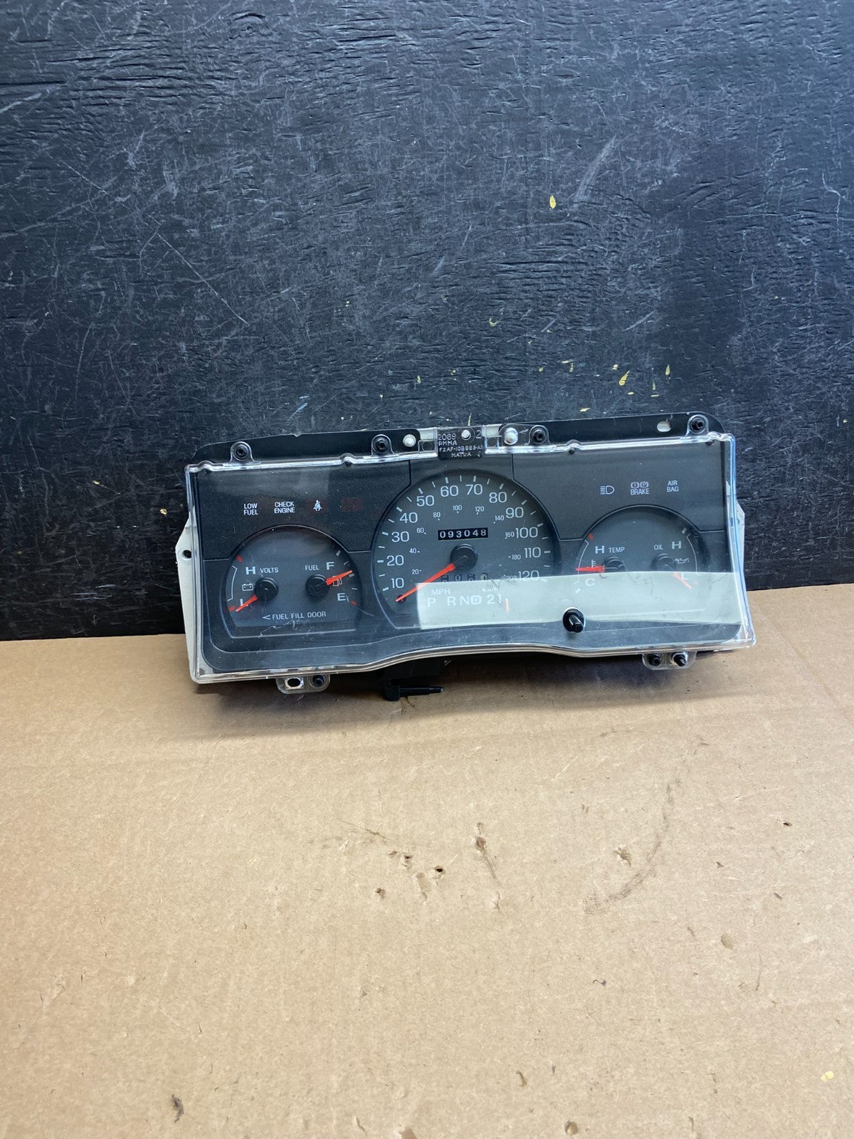 2009 to 2010 Mercury Marquis Speedometer Cluster Gauge ai3011 DG0