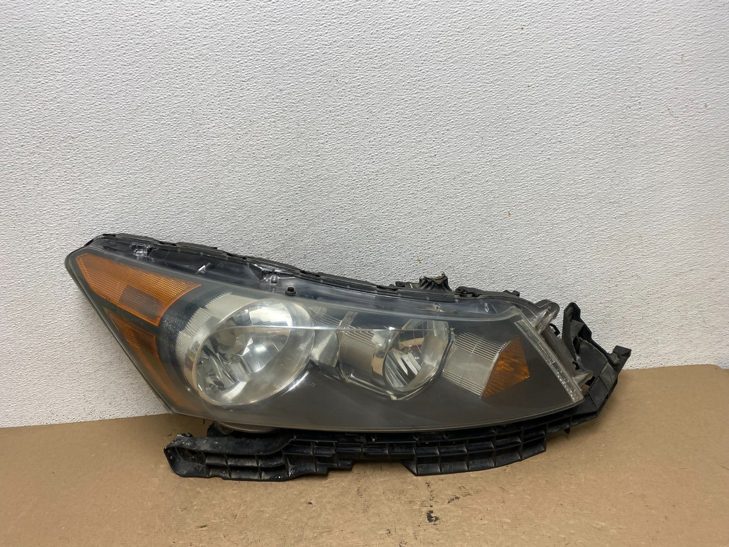 2008 to 2012 Honda Accord Sedan Right Passenger RH Headlight AF5022 DW0