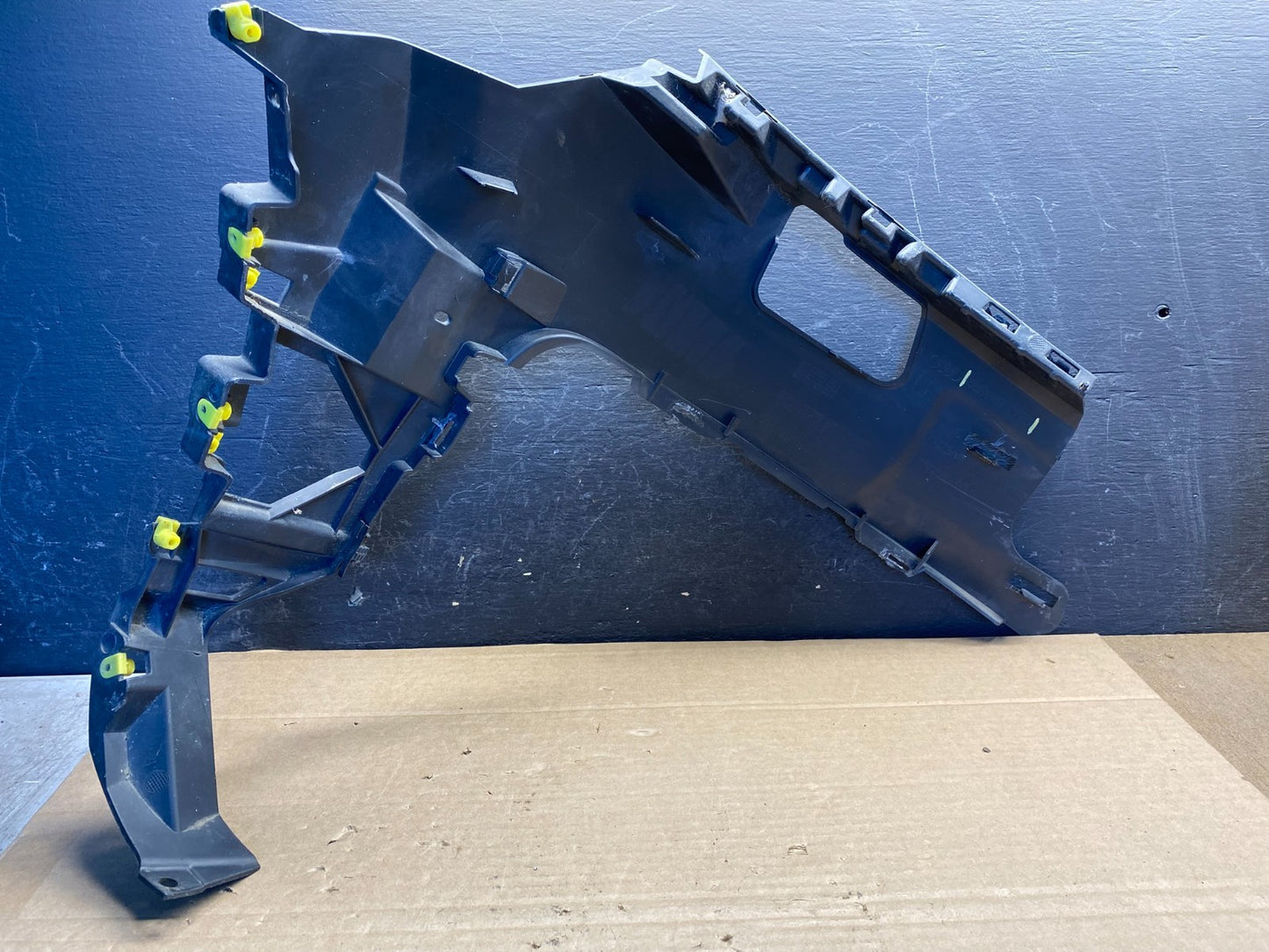 2017-2019 Audi Q7 Quattro Front Left Driver LH Bumper Support Bracket AE8205 DG2