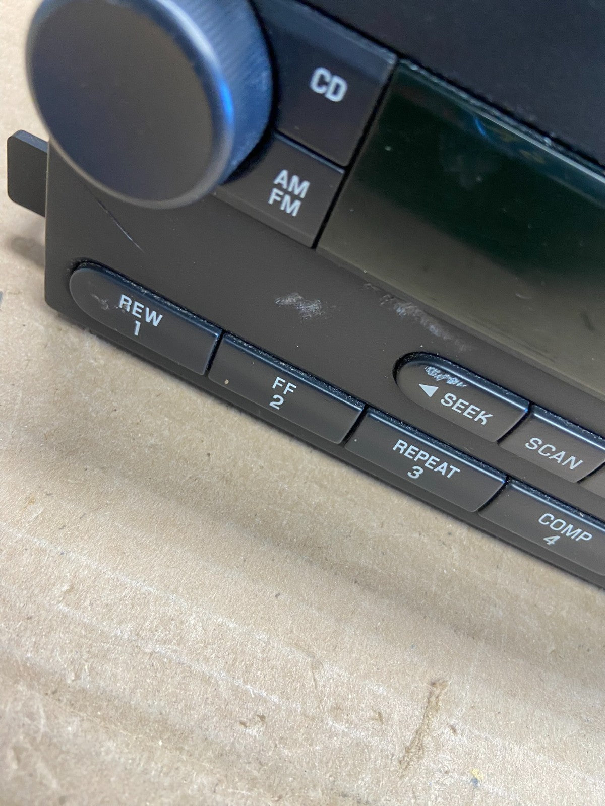 2004 to 2005 Ford F150 Radio Stereo Audio AM/FM AH1524 DG1