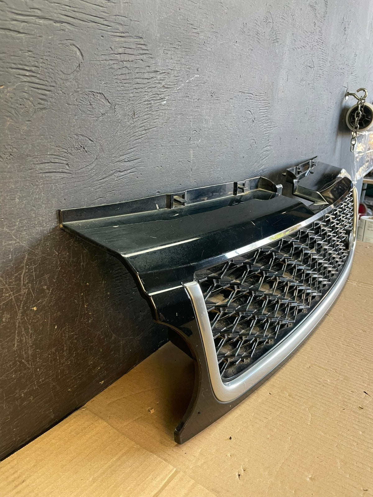 2010 - 2013 Land Rover Range Rover Sport Front Mesh Grille Upper Grill ae3696 DG2