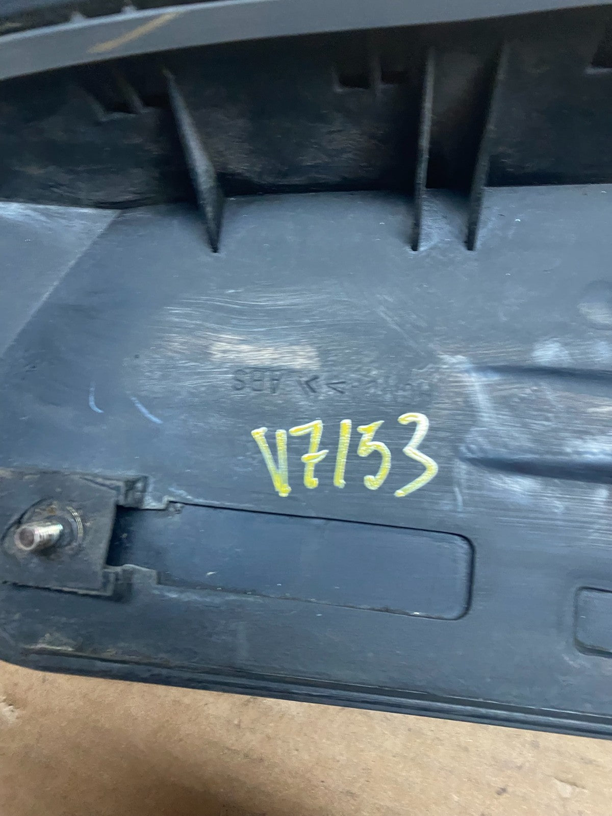 1999 to 2004 Honda Odyssey Rear Trunk Spoiler Gate Oem V7153 DG12