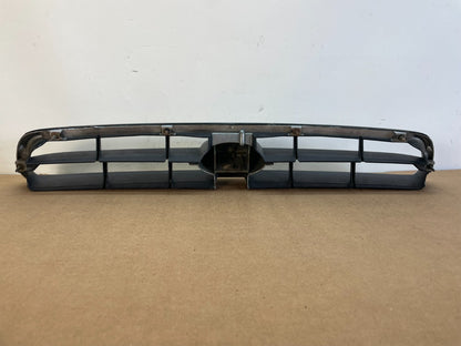 2000 to 2002 Subaru Outback Legacy Center Grille 91121AE010 AF85364
