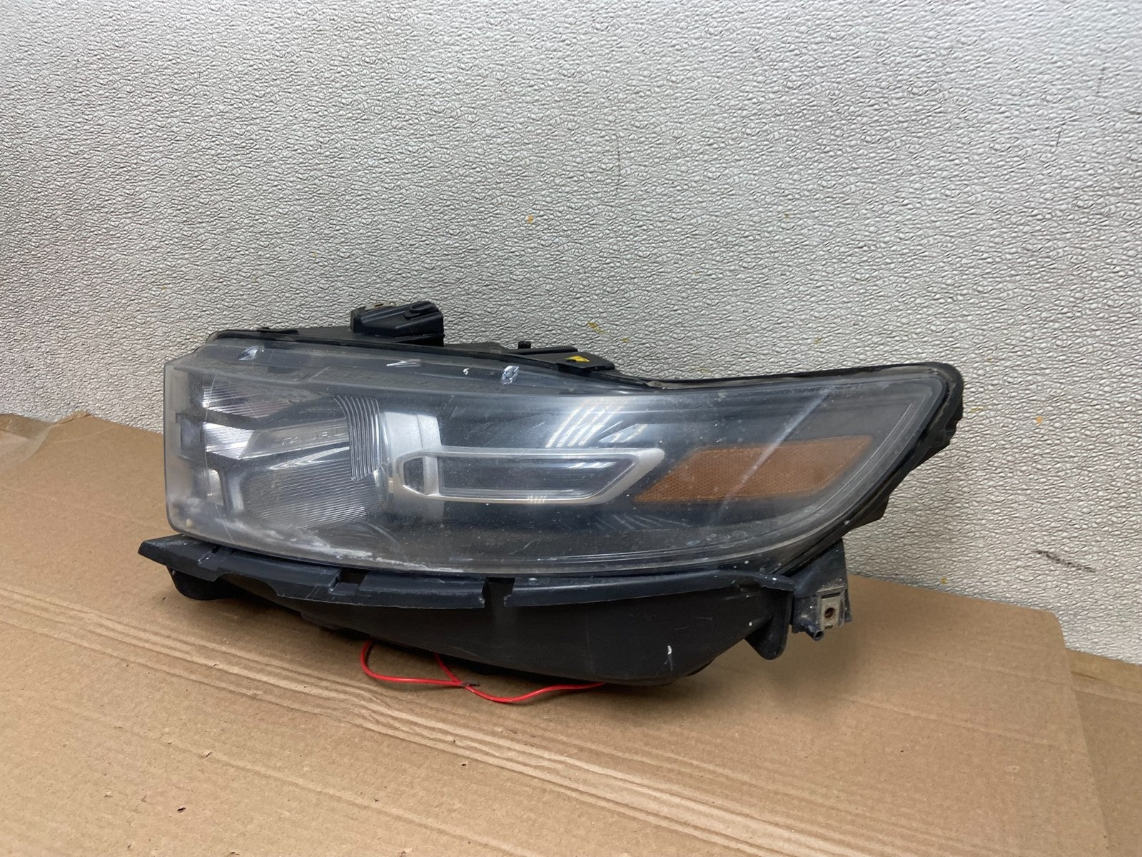 2013 to 2019 Ford Taurus Left Driver LH Side Headlight Xenon HID OEM AB0976 DG1