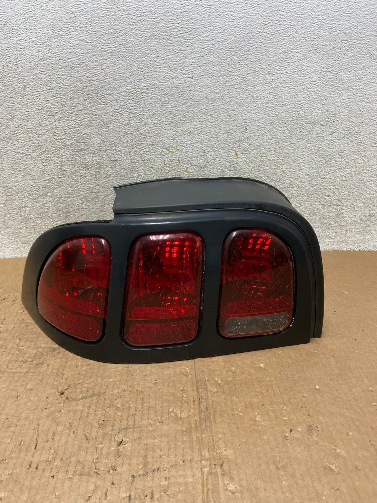 1996 1997 1998 Ford Mustang Left Driver LH Side Tail Light AI5482 LK0