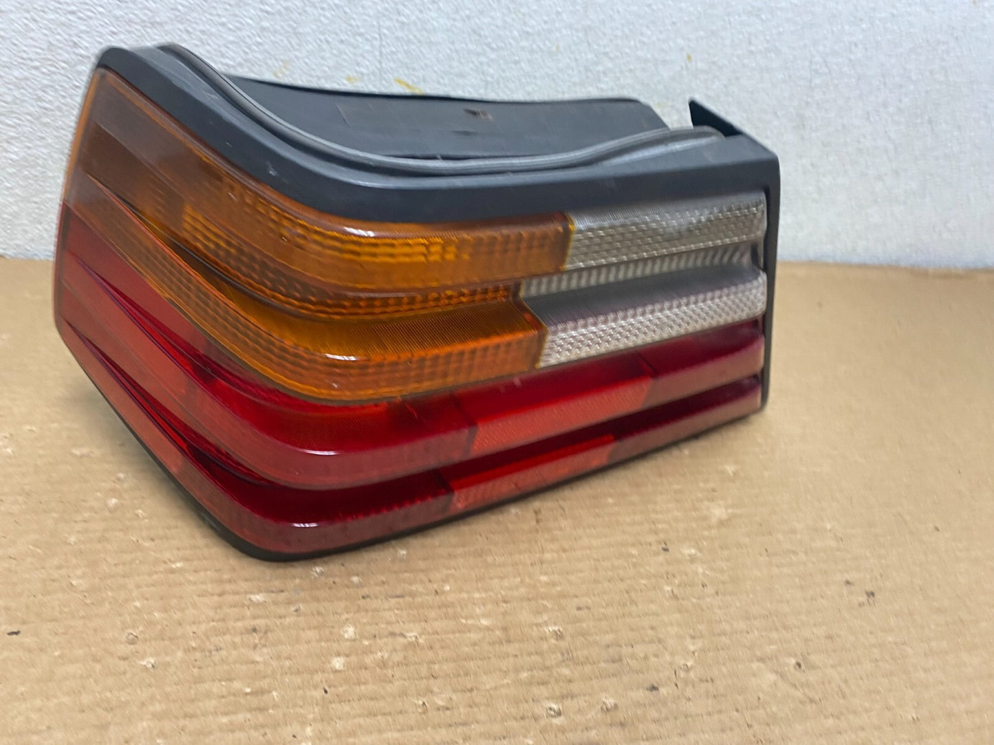 1994 to 1995 Mercedes E Class W124  Left Driver LH Side Tail Light N9682 DW0