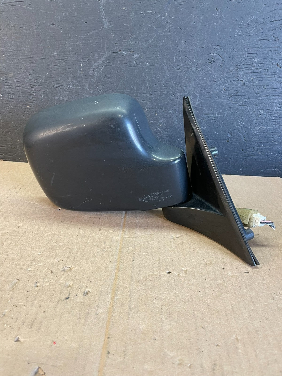 1998 to 2002 Isuzu Trooper Right Passenger RH Power Door Mirror AD8589 DW0