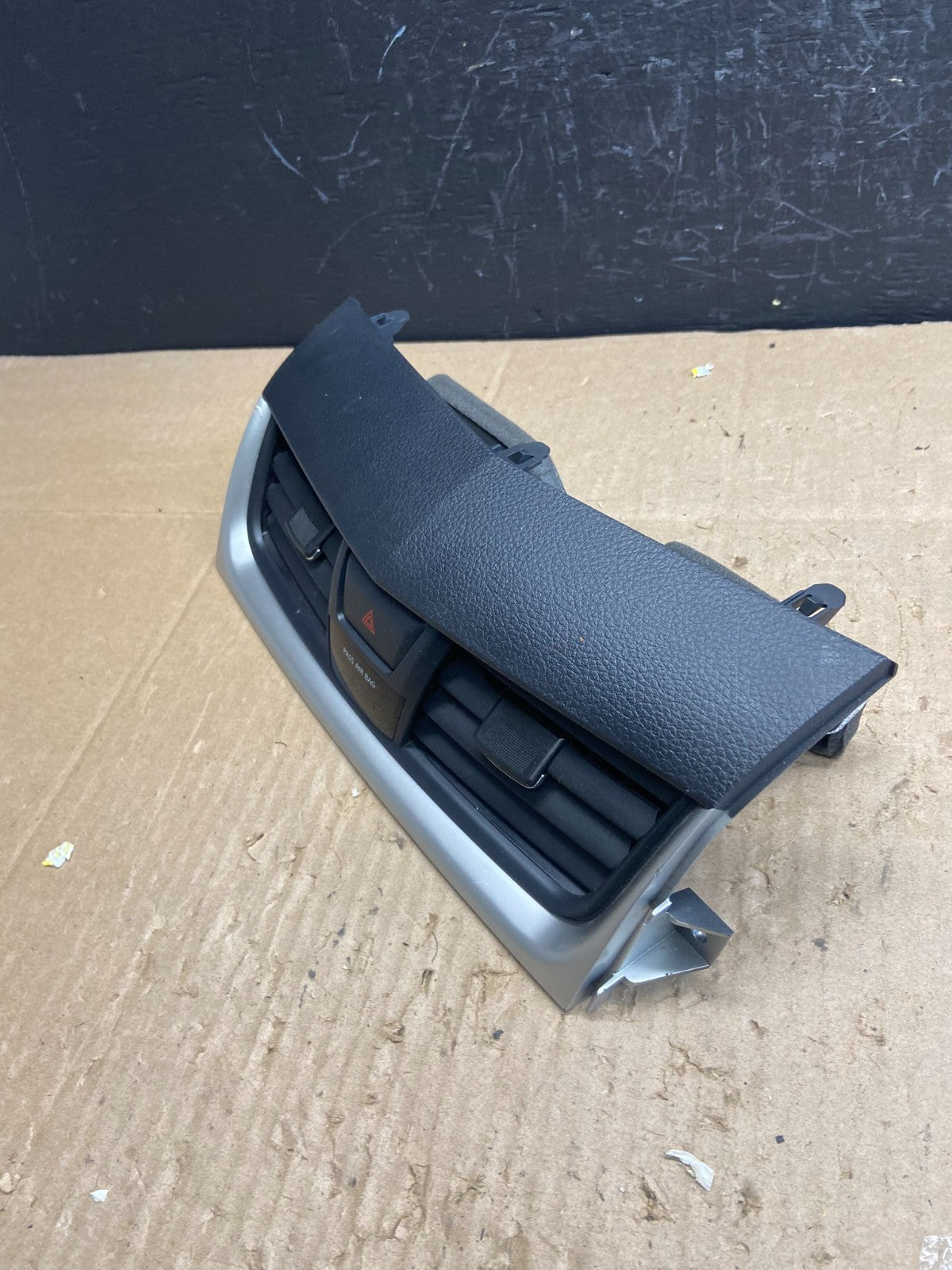 2016-2018 Nissan Altima Center Dash Vents Ac Air Vent Trim Panel Bezel AB9676 DG2