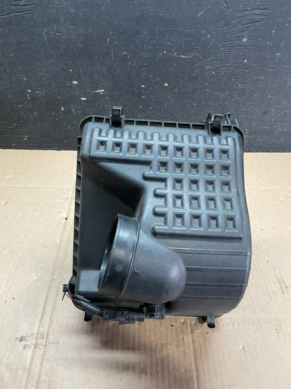 2012 to 2017 Hyundai Azera Air Intake Cleaner Box M9022 OEM DG0