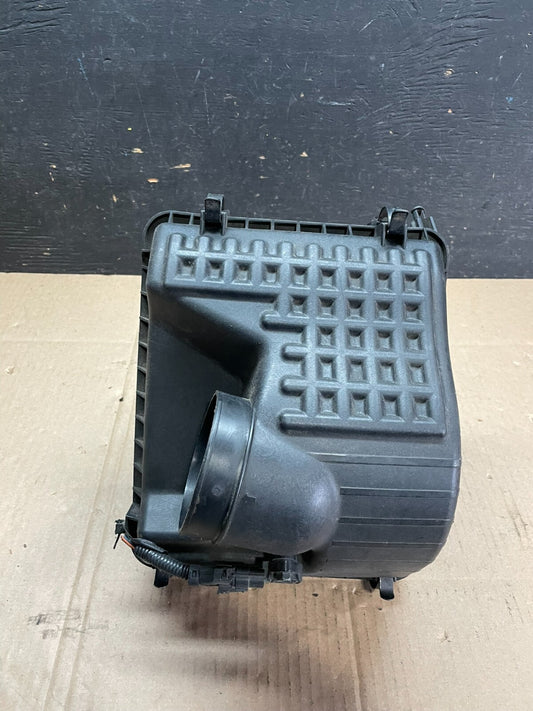 2012 to 2017 Hyundai Azera Air Intake Cleaner Box M9022 OEM DG0
