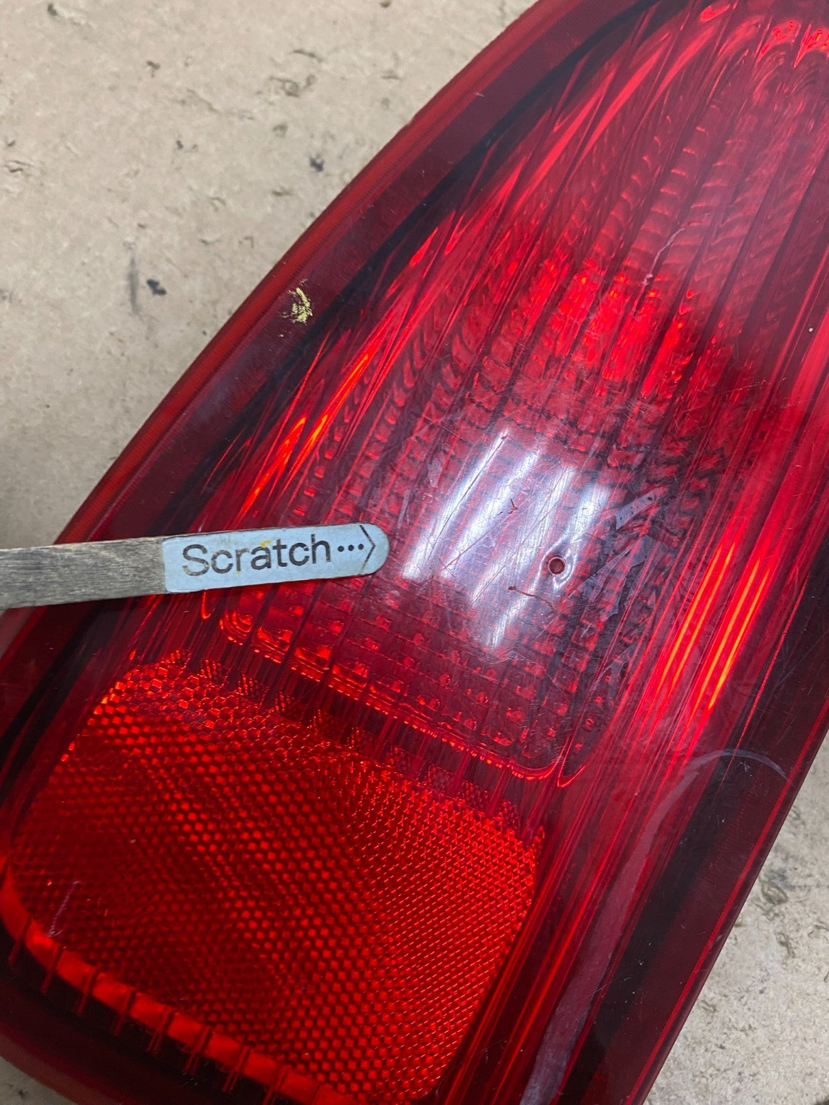 2003-2006 Lincoln Navigator Right Passenger RH Inner Tail Light OEM P6653 DW3