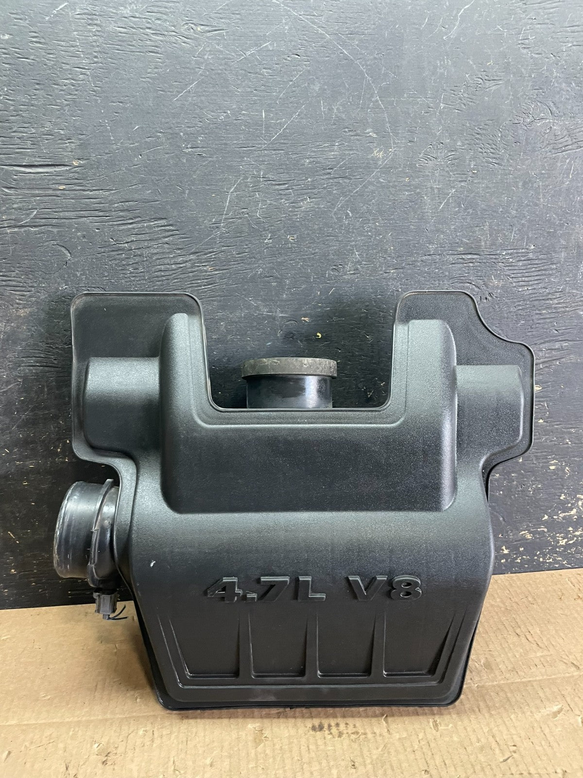 2004 - 2009 Dodge Durango 4.7L Air Filter Cleaner Box AA6160 DG0