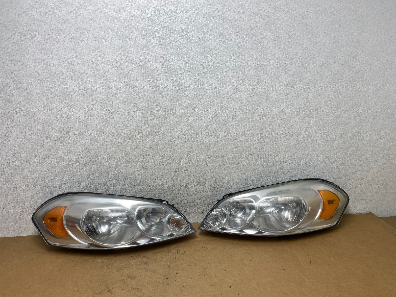2006 - 2013 Chevrolet Impala Left+Right Set Headlights Halogen AD5246 DW0