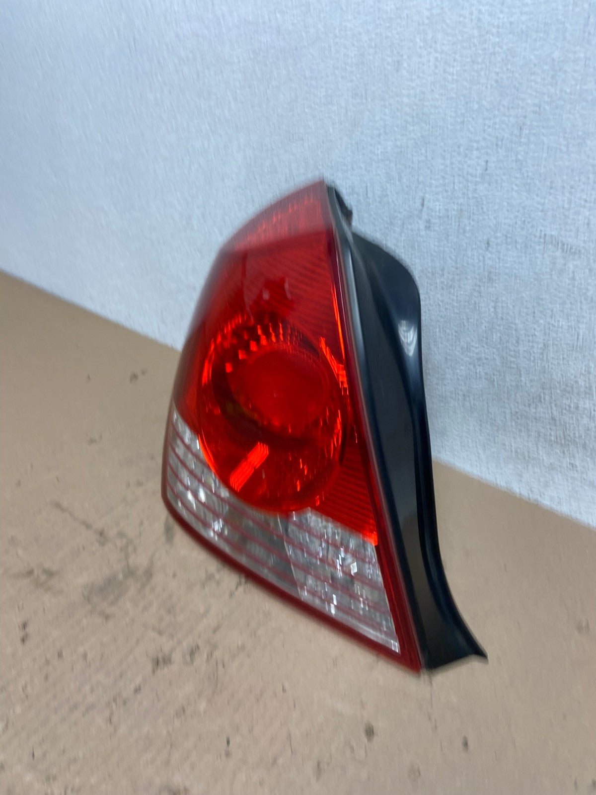 2004 2005 2006 Hyundai Elantra Sedan Left Driver LH Tail Light AE8751 LK1
