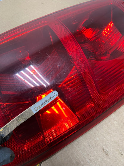 2002 to 2006 Dodge Ram 1500 Right passenger Rh side Tail Light AG7930 LK3