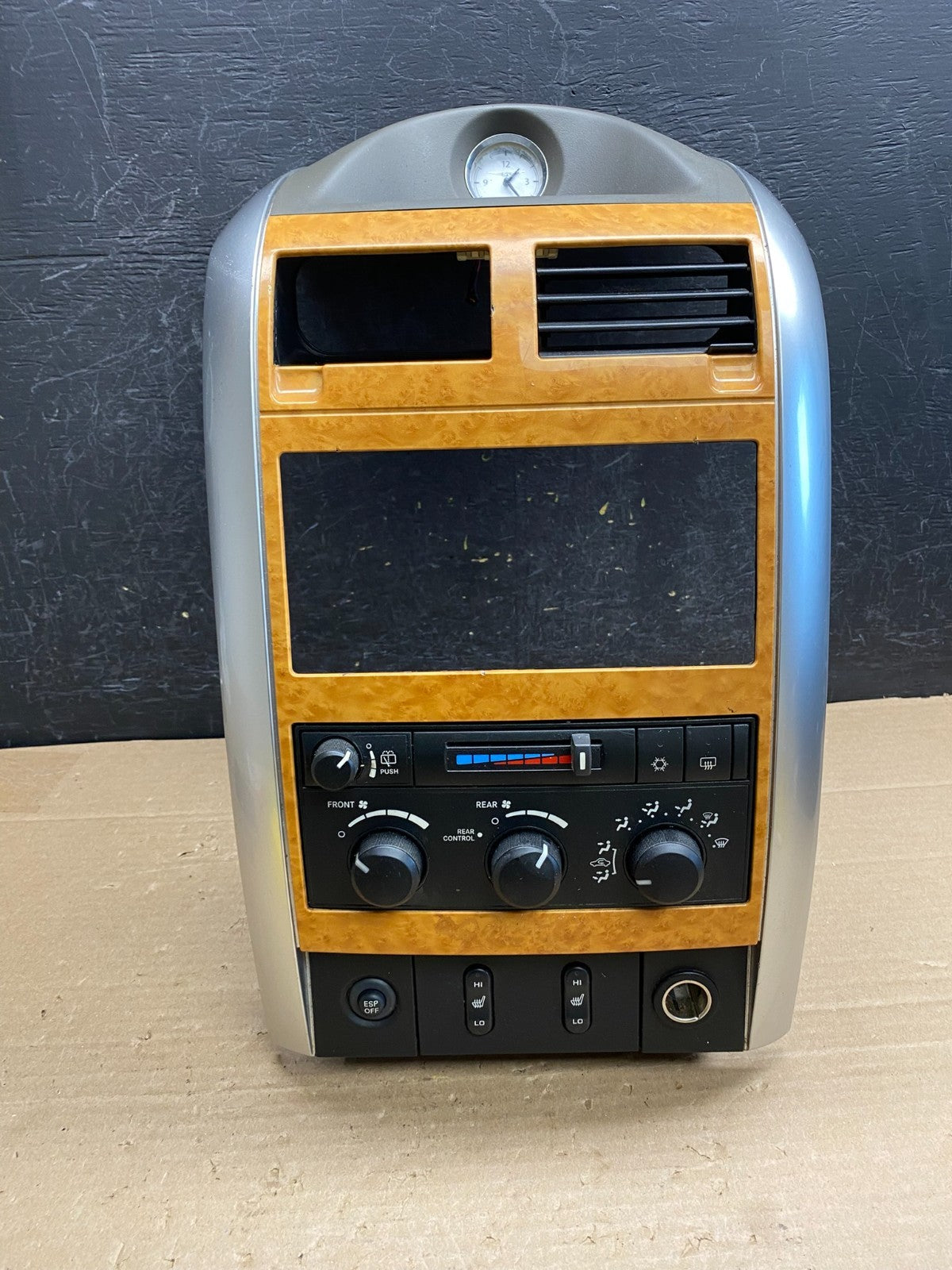 2007-2009 Chrysler Aspen Heat Climate Temperature Control Radio Bezel AG6423 DG0