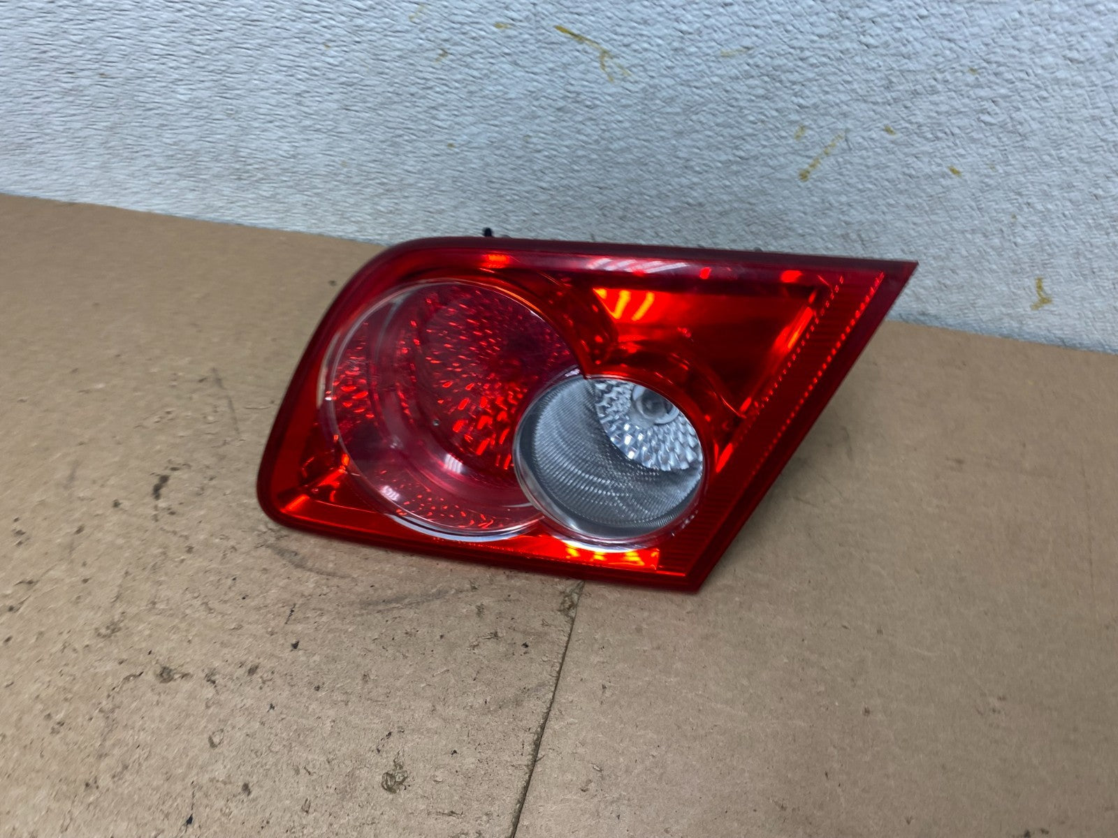 2003 2004 2005 Mazda 6 Right Passenger Inner Tail Light Taillight OEM P5395 DW1