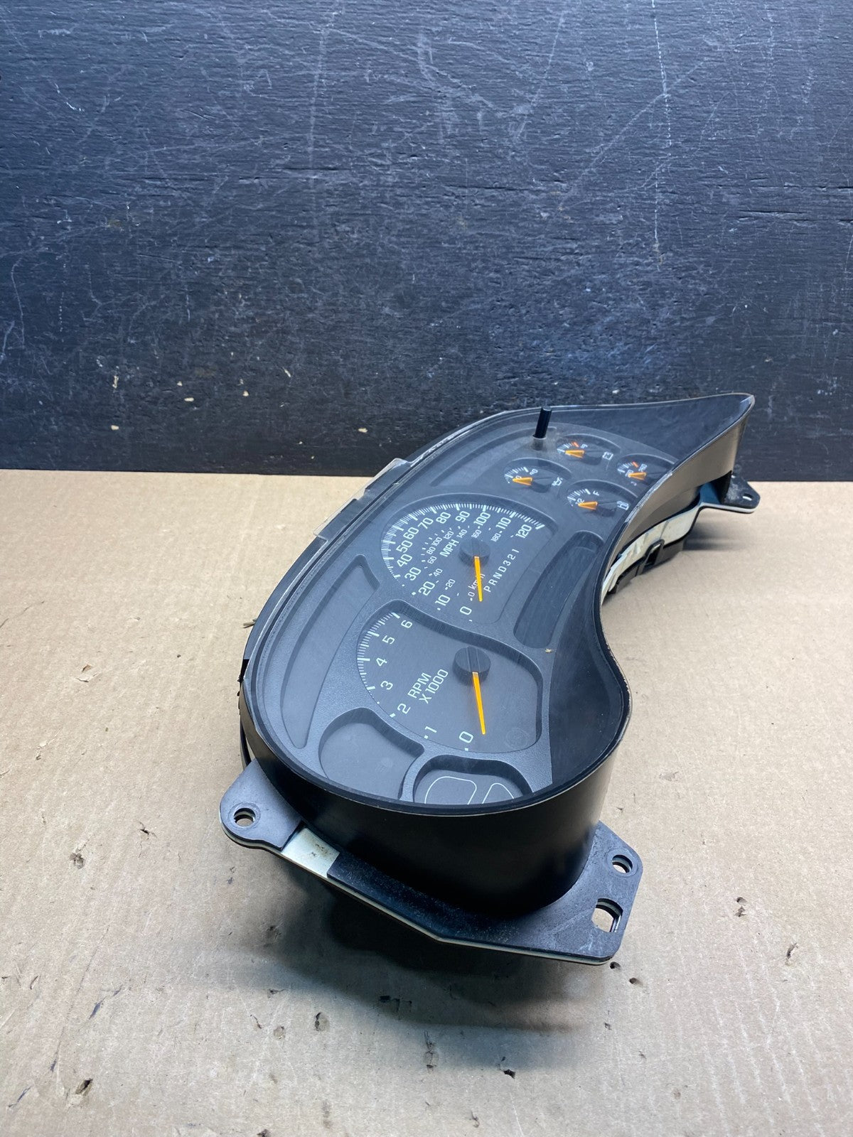 2003 to 2006 Chevrolet Silverado Speedometer Instrument Cluster AG9375 DG1