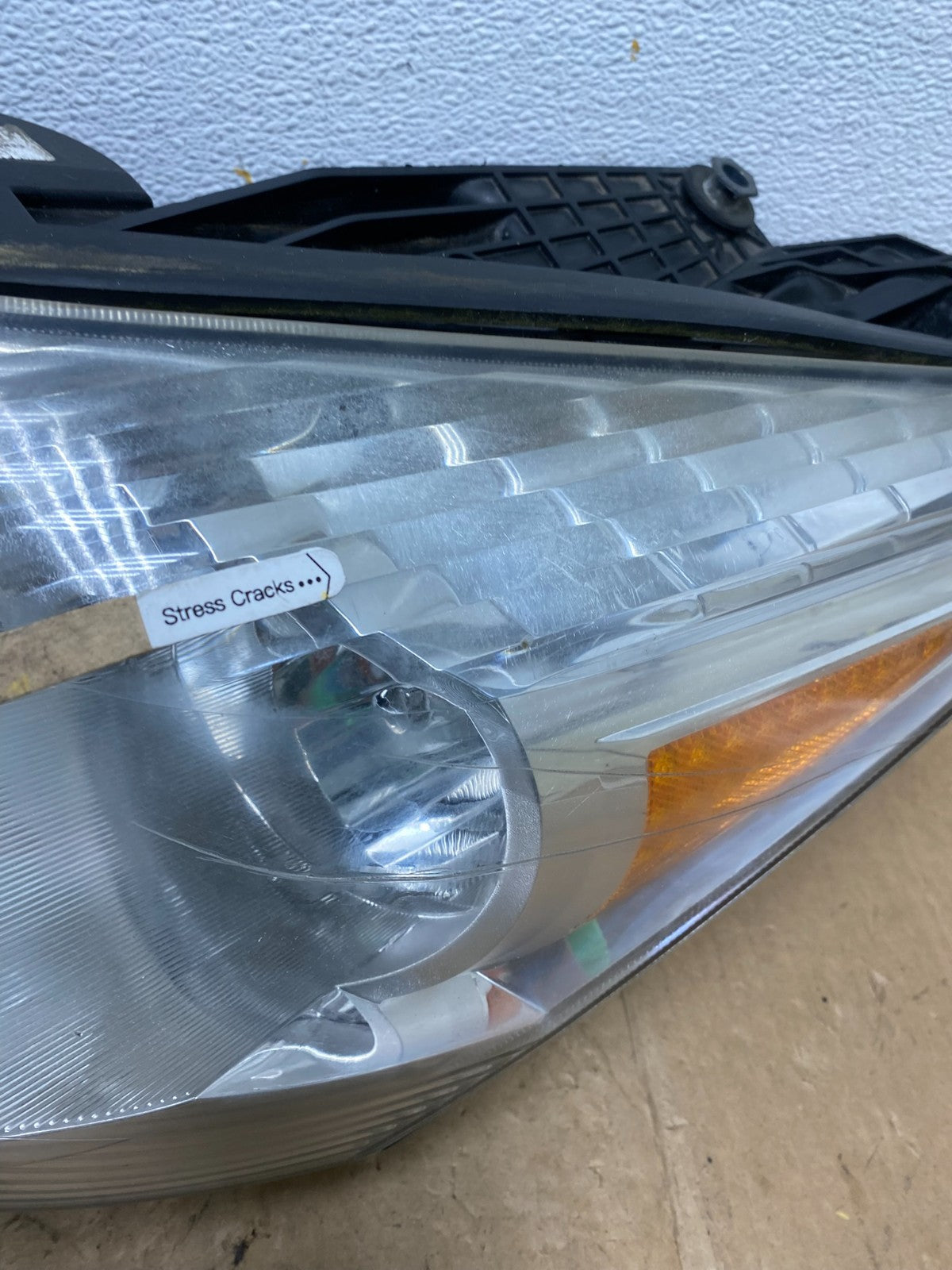 2009 to 2012 Chevrolet Traverse Left Driver Side Halogen Headlight AD0626 DW4