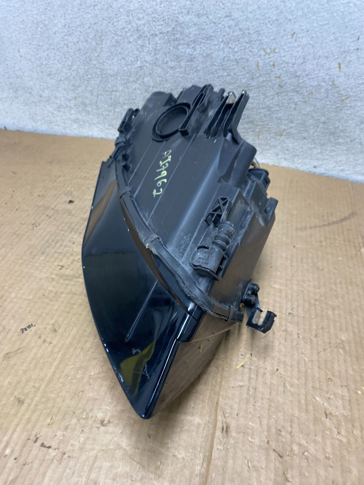 Halogen 2009 to 2012 Audi A4 Left Driver LH Side Headlight AI7962 DW6