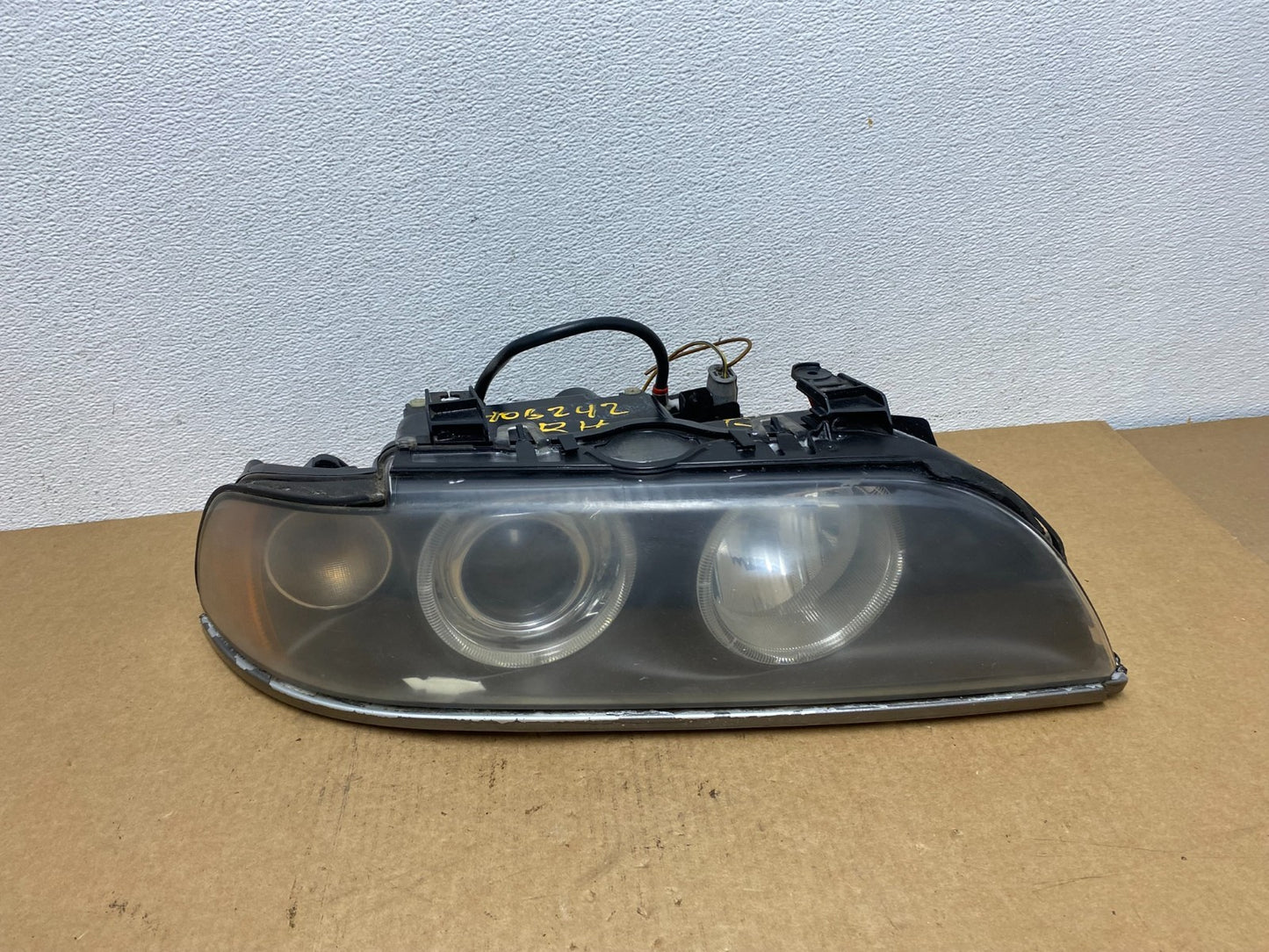 2001-2003 BMW E39 5 Series Headlight Right Passenger Side XENON OEM AC1779 DW0