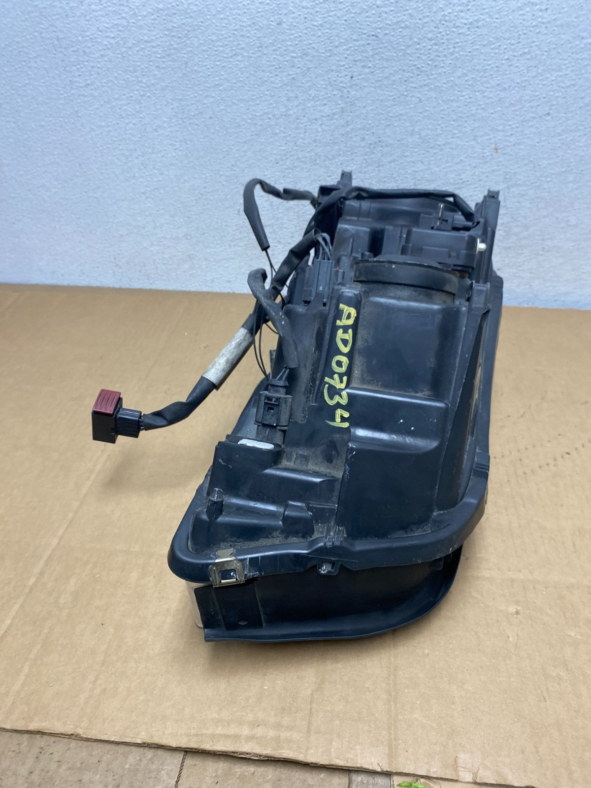 2008 - 2014 Volvo XC90 Left Driver Projector Headlight Xenon AD0734 DG6