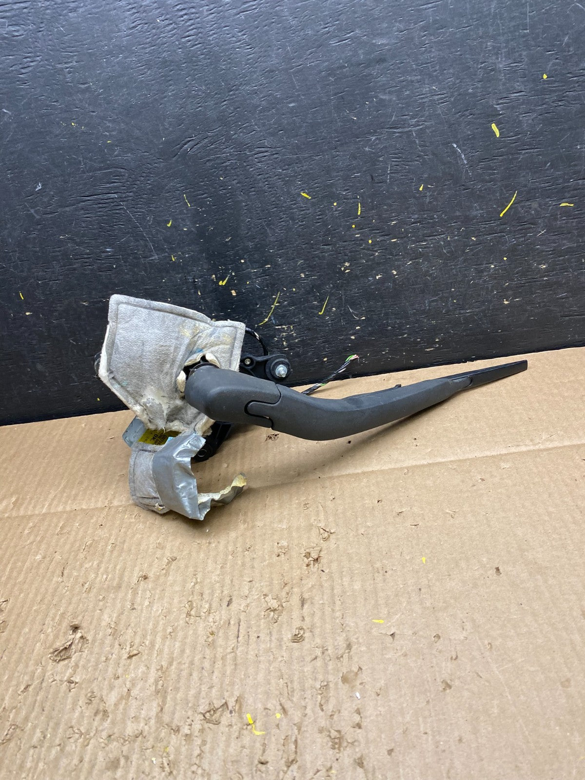 2008-2017 GMC Acadia Enclave Tailgate Back Door Rear Wiper Motor Wiper V1594 DG0