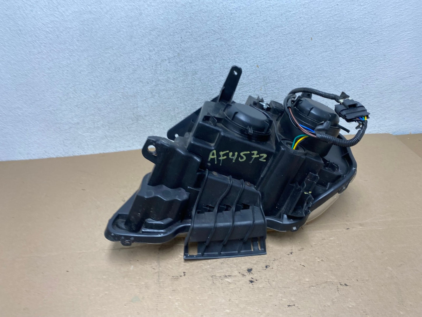 2010 to 2015 GMC Terrain Halogen Passenger Right Rh Side Headlight AF4572 LK6