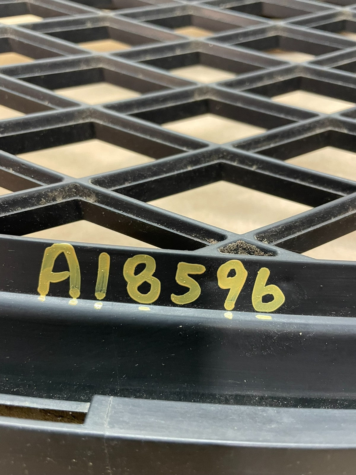 2013 to 2019 Ford Taurus Front Upper Grill Grille AI8596 DG5
