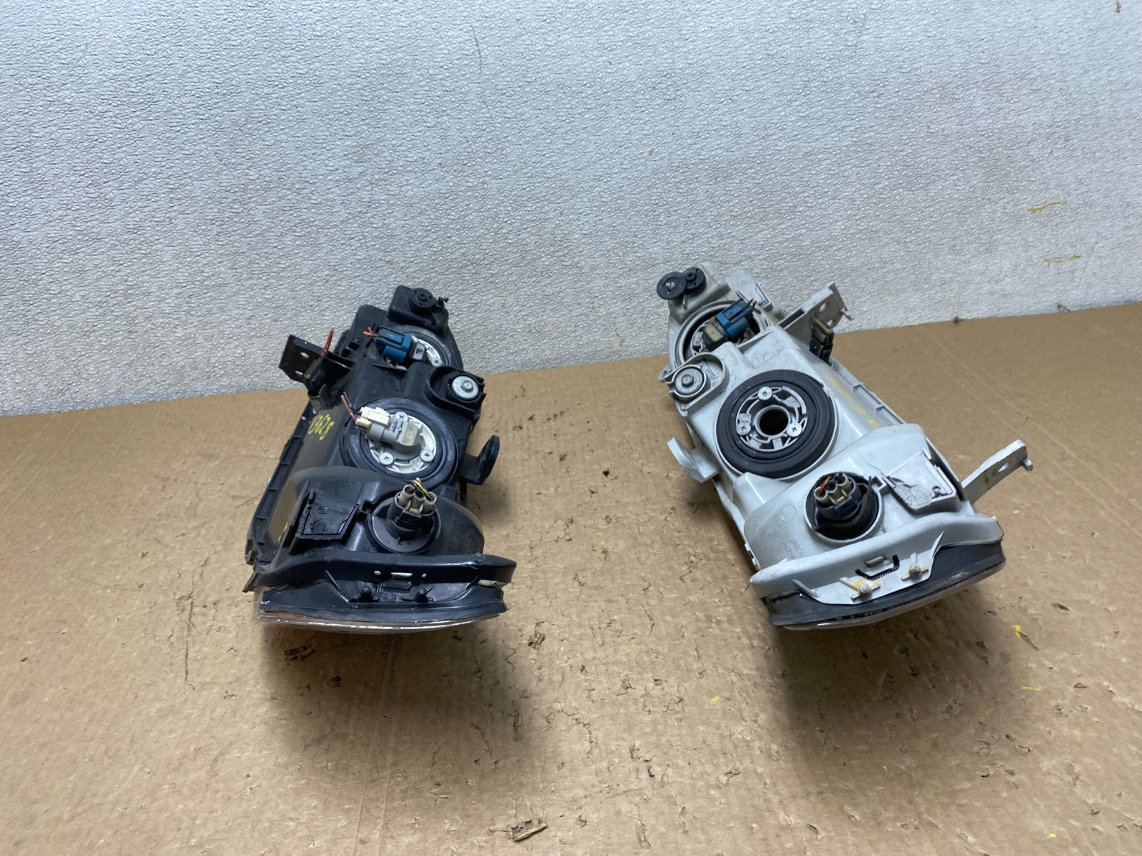 1998 to 2002 Honda Accord Left+Right Set Side Headlights V3628 DW12