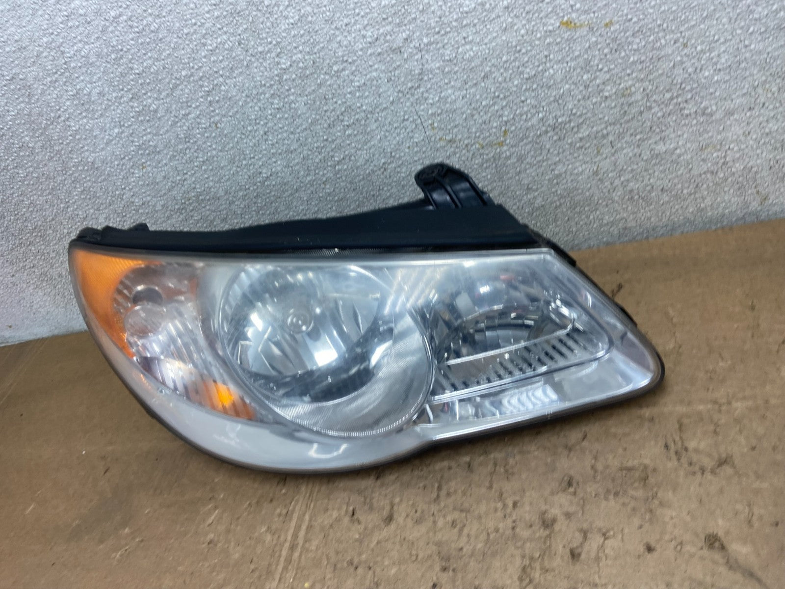 2007 2008 2009 2010 Hyundai Elantra Right Passenger Side Headlight OEM Y7007 DW1