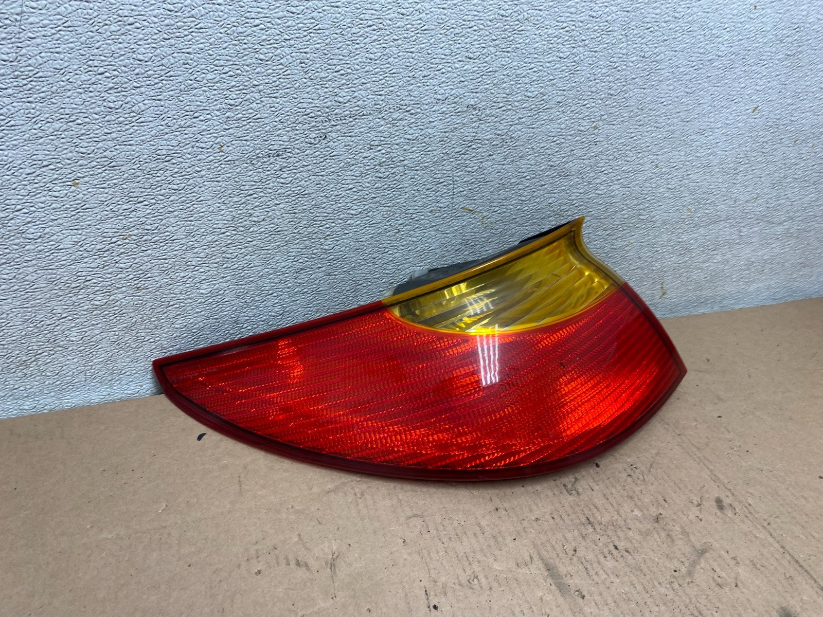 2001-2002 Saturn SC2 SL2 S Series Left Driver LH Tail Light Oem S2186 DW2
