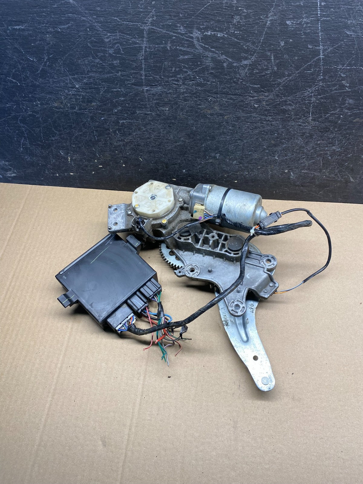 2009-2012 GMC Acadia Power Motor Liftgate Tailgate Control Module ah7400 DG1
