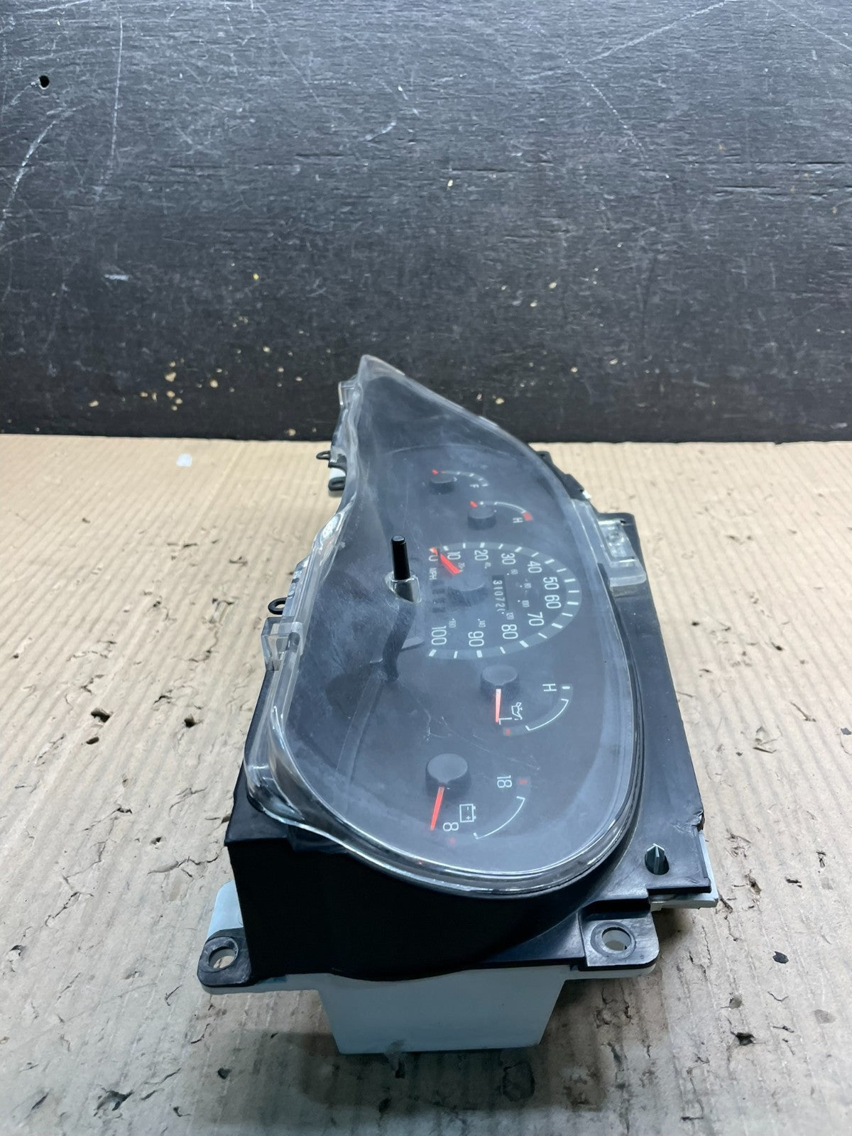 2001 - 2002 Ford Econoline E250 E350 Van Speedometer Instrument Cluster X0912 DG3