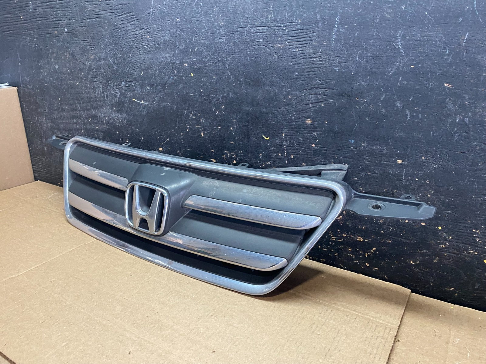 2002 to 2004 Honda CR-V CRV Front Upper Grille Grill Chrome Oem Y9295 DG1