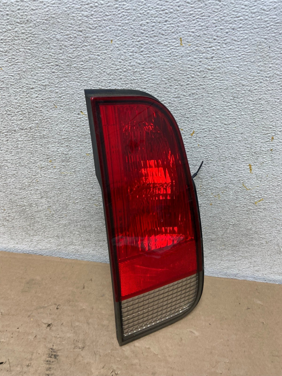 2003 2004 2005 Lincoln Aviator Left Driver Lh Inner Tail Light Side AI1012 LK2