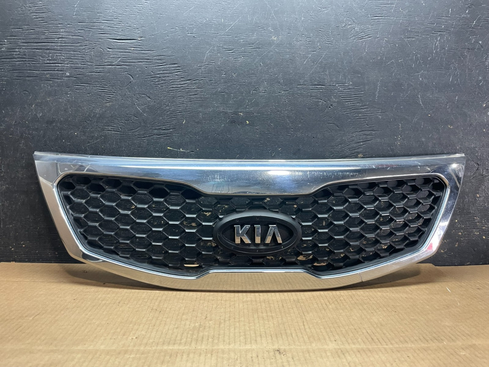2011 2012 2013 Kia Sorento Front Upper Grill Grille Aftermarket AA9077 DG0