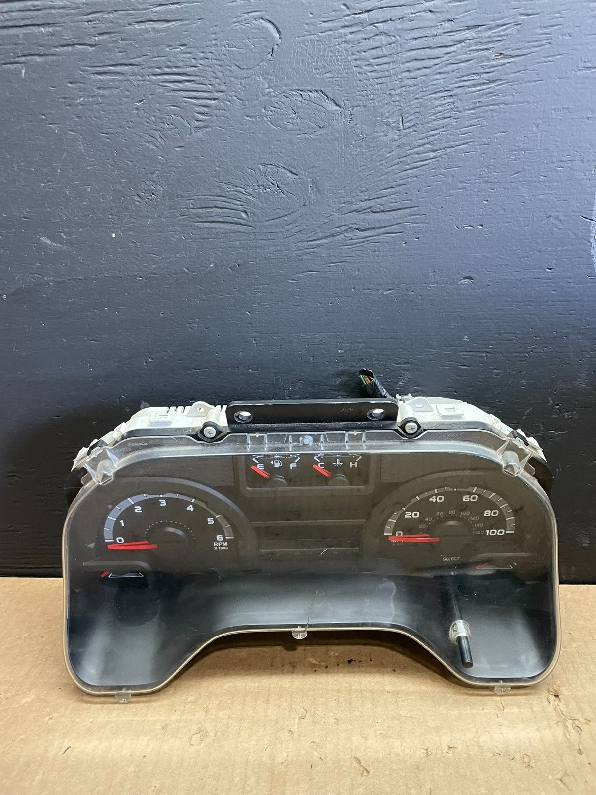 2011 to 2013 Ford E150 E250 E350 VAN Gauge Speedometer Cluster ab7535 DG0