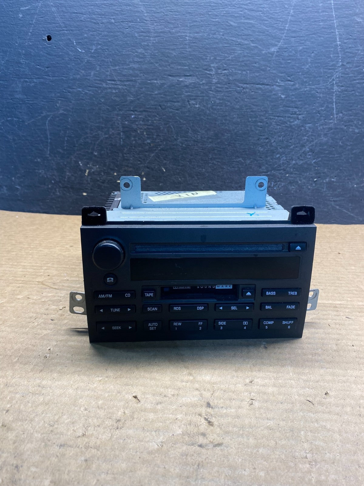 2003 - 2010 Lincoln Town Car AM/FM Radio CD Player af7828 DG0