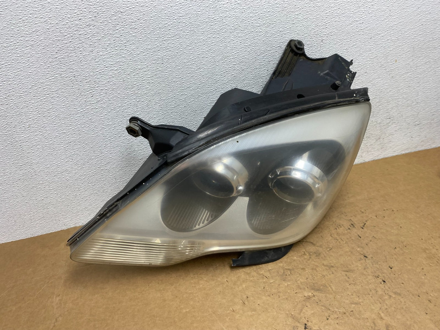 2007 to 2012 Gmc Acadia Halogen Headlight Left Driver LH Side AD5244 DW2