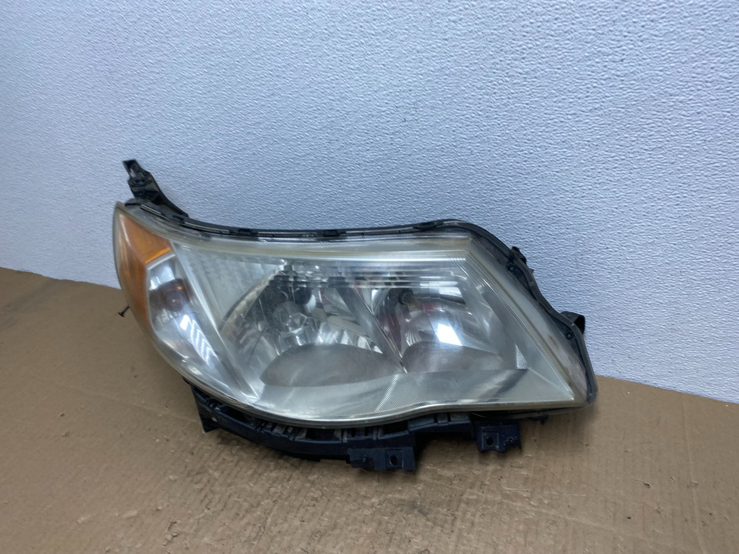 2009 - 2013 Subaru Forester Right Passenger Side Halogen Headlight OEM AB8468 DW1