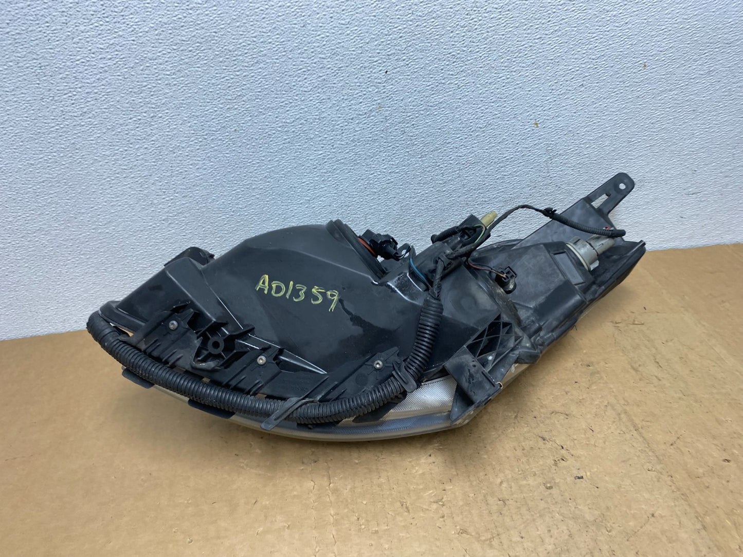 Sedan 2007 to 2009 Nissan Altima Right Passenger Halogen Headlight AD1359 DW7
