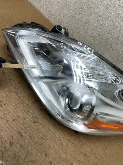 2010 - 2011 Toyota Prius Left Driver Side Halogen Headlight OEM Z3709 PS4