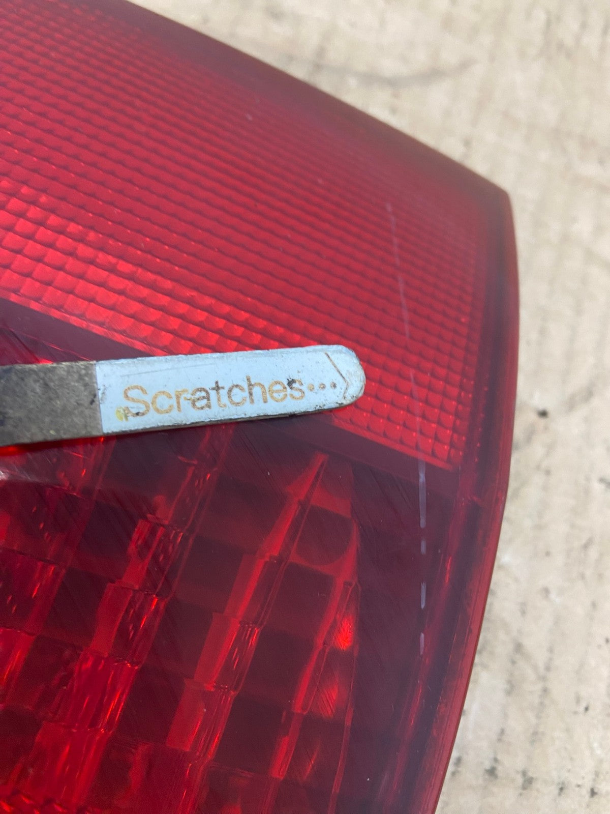 2004-2005 Toyota Sienna Right Passenger RH Side Inner Tail Light AI7053 LK3