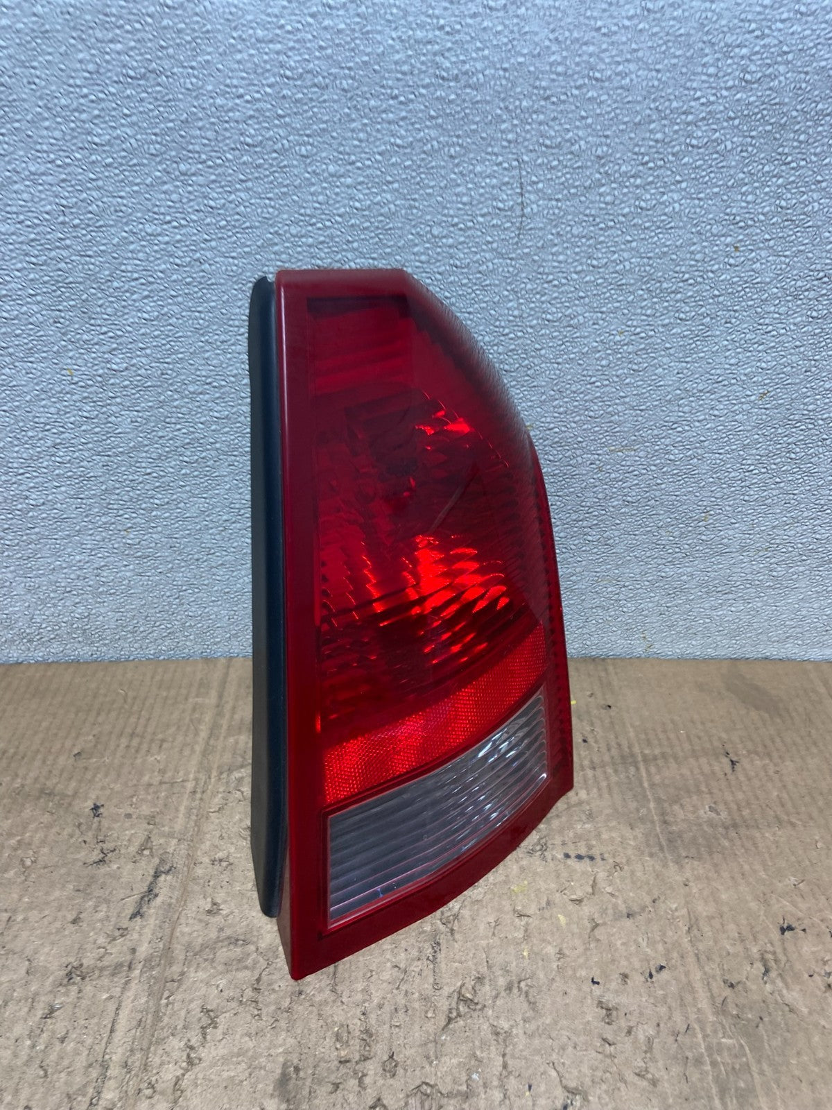2005 2006 2007 Chrysler 300 Right Passenger Rh Side Tail Light Oem AA8476 LK2