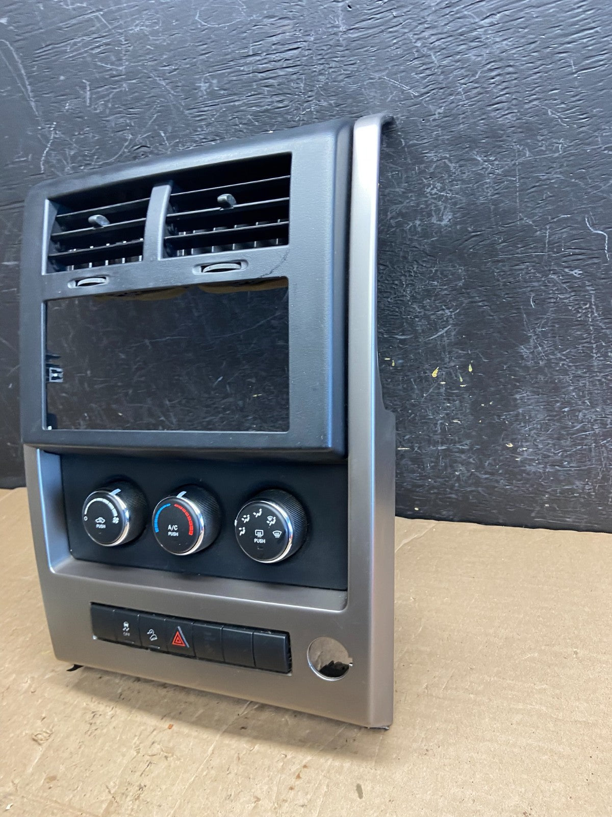2008 to 2012 Jeep Liberty Dash Climate Temperature Control Radio Bezel AF2321 DG1