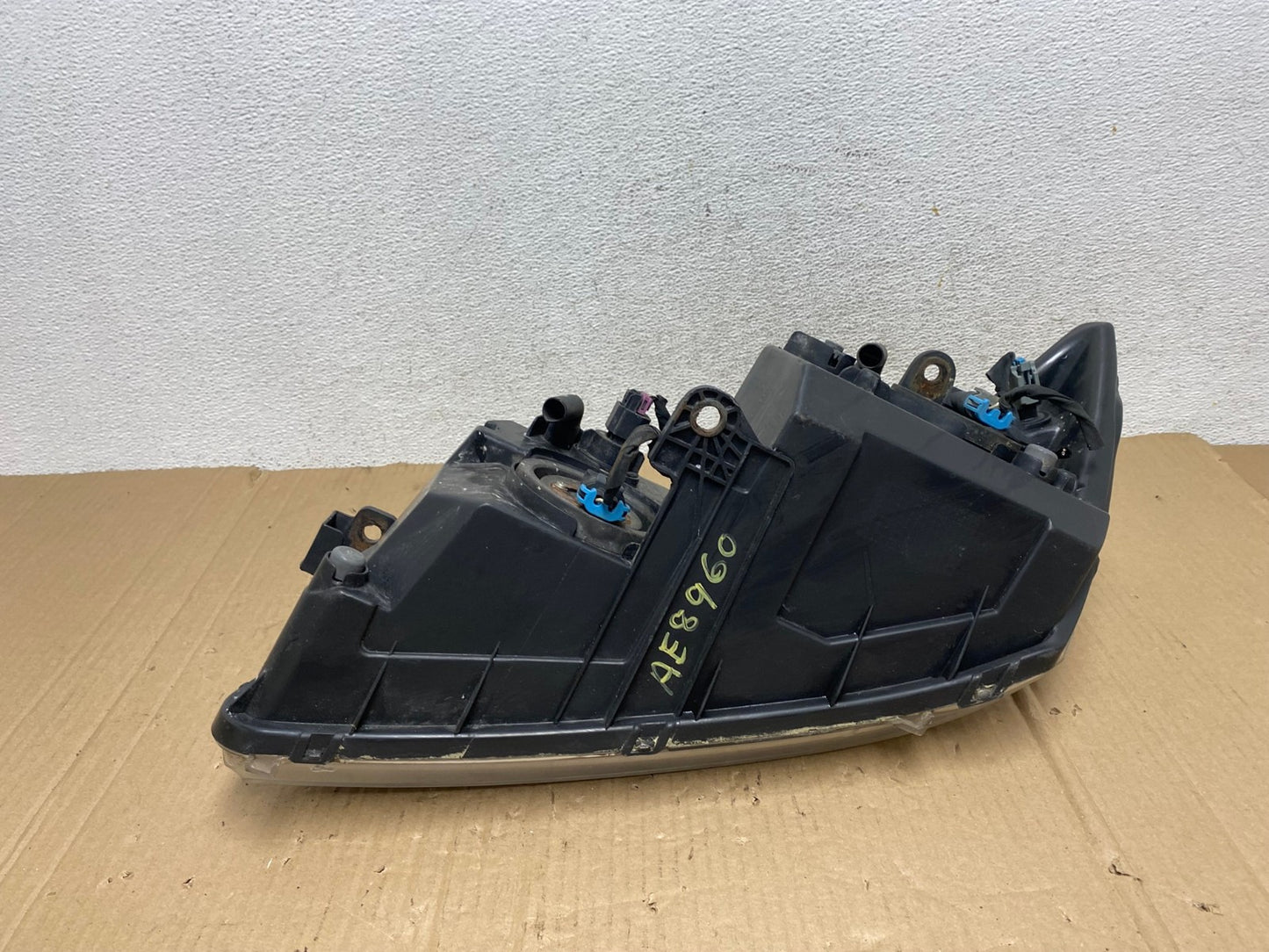 2009 to 2017 Dodge Journey Headlight Right Passenger Rh Halogen AE8960 LK7